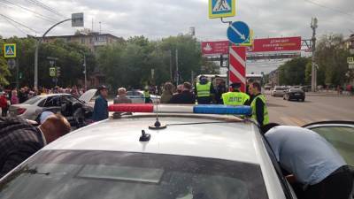 В Челябинской области такси насмерть переехало пешехода, лежавшего на дороге