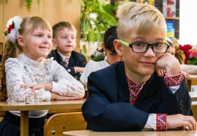 Без оценок и с новой программой: что изменится в украинских школах с 1 сентября
