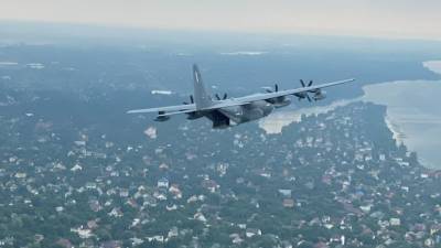 Военно-транспортные самолёты США совершили полёт над Киевом