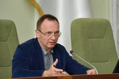 Власти Чернигова призвали отказаться от школьных линеек 1 сентября