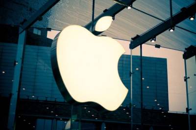Акции Apple взлетели до исторического рекорда на ожиданиях iPhone 13