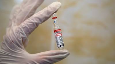 В РФПИ объяснили причину прекращения вакцинации российским «Спутником V» в Словакии