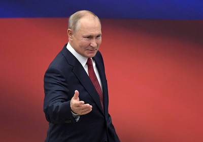 Кремль: Путин хорошо защищен от коронавируса