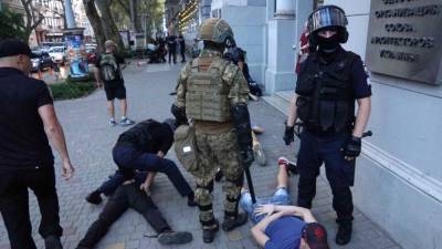 Одесский суд избрал меру пресечения радикалам, атаковавшим марш ЛГБТ