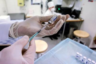 Власти Чехии рекомендуют делать третью прививку от коронавируса