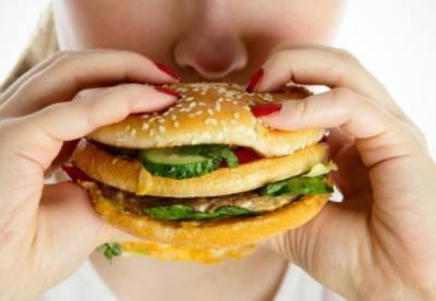 Эксперты назвали продукты,которые вызывают пищевую зависимость