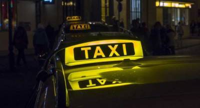 Новое законотворчество: таксисты должны будут иметь кассовые аппараты