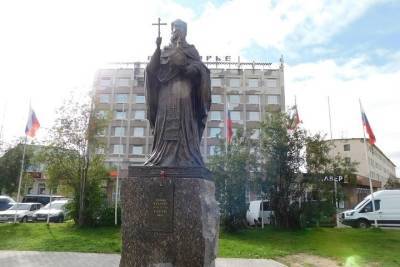 В Кандалакше освятили памятники Феодориту Кольскому