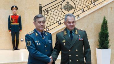 Министр обороны Казахстана ушёл в отставку после пожара и взрывов на военном складе