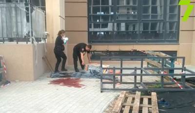 Трагедия в Фонтанке: под Одессой сорвались со стены установщики кондиционеров