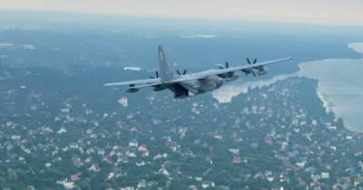Военные самолеты США пролетели над Киевом