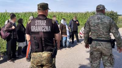Правительство Польши намерено просить президента ввести режім ЧП на границе с Беларусью