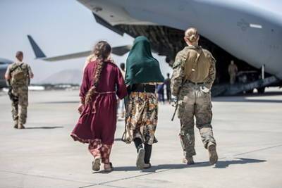 Десятки детей эвакуировали из Афганистана без родителей