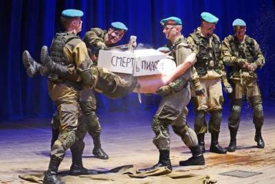 В Ярославле юные десантники устроили флеш-моб против гомосексуалистов