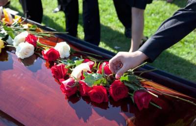Похороны пошли не по плану: в Пулково допустили ужасную ошибку