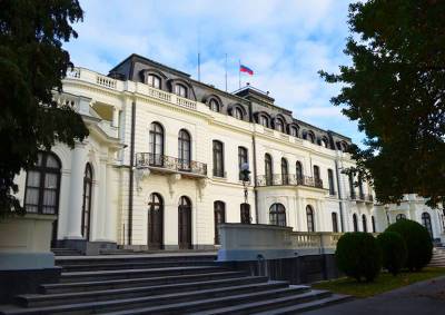 Чехия сообщила о бездействии России в решении судьбы школы при посольстве