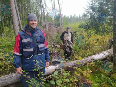 В Ленобласти спасатели продолжают выводить из лесов заблудившихся грибников