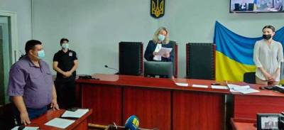 Суд у закритому режимі вирішив долю бабусі закатованого хлопчика з Черкас - novostiua.news - Украина - місто Черкаси