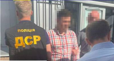В Киеве полицейские пресекли вымогательство взятки за аренду профсоюзного санатория
