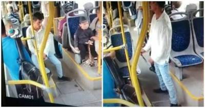 Мужчина неожиданно напал с ножом на пенсионера в автобусе