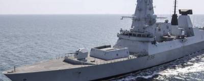 В Британии раскрыли личность чиновника, который потерял секретные документы об эсминце Defender