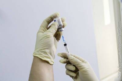 План по вакцинации от коронавируса в Бурятии выполнен на половину