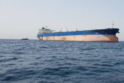 Захваченный в Персидском заливе корабль направляется в сторону Ирана