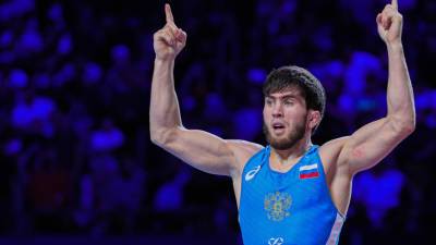 Российский борец Заур Угуев пробился в четвертьфинал Олимпиады в Токио