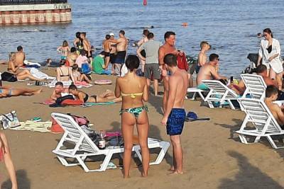 Миллиард для бактерий: новый пляж Саратова не выдержал жары и дождя