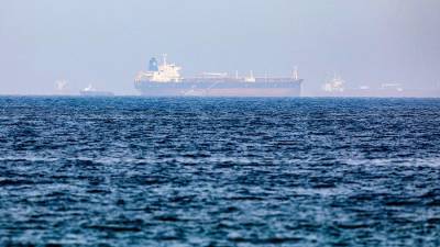 Захватчики танкера в Османском заливе покинули судно