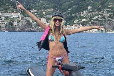 48-летняя Хайди Клум разместила фото в бикини во время отдыха с 30-летним мужем