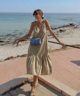 Поплиновое платье, о котором француженка Жюли Феррери мечтала все лето, но купила только сейчас