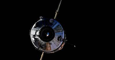 В Роскосмосе назвали причину включения двигателей модуля "Наука" МКС