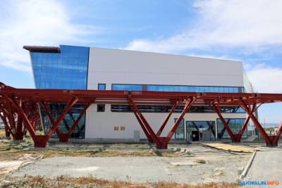 Вексельберг пока не может помешать Дерипаске строить аэровокзал на Сахалине