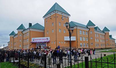 Крыльцо Голышмановской школы отремонтируют за миллион рублей