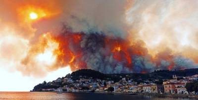 В Греции из-за аномальной жары бушуют пожары