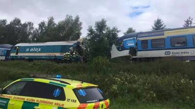 При столкновении пассажирских поездов в Чехии погибли 2 человека