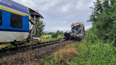 Два пассажирских поезда столкнулись на западе Чехии