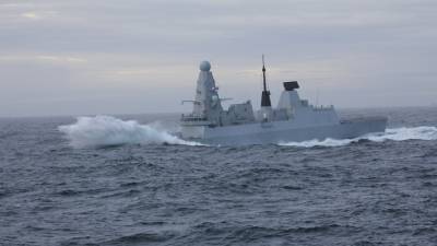 В Британии Times раскрыла личность потерявшего документы об эсминце HMS Defender чиновника