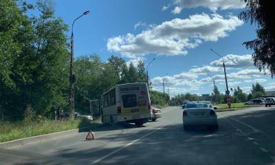 Легковушка столкнулась с маршруткой в Петрозаводске