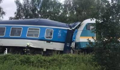 Два человека погибли при столкновении пассажирских поездов в Чехии