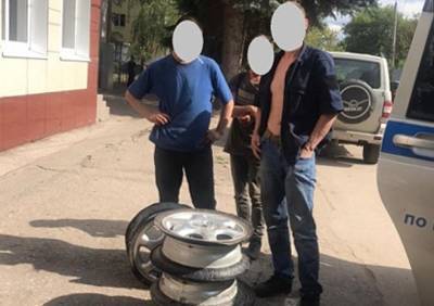 Полицейские задержали рязанцев, укравших колеса из гаража студента