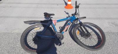 Водитель "Рено" в Тюмени сбил школьника на велосипеде и потребовал с него деньги