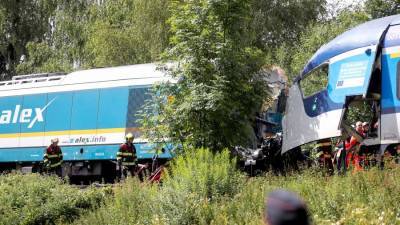 Три человека погибли в результате столкновения поездов в Чехии