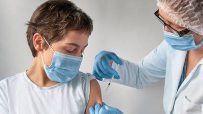 По просьбе читателей "Вестей": минздрав разъяснил, как ускорить очередь на вакцинацию