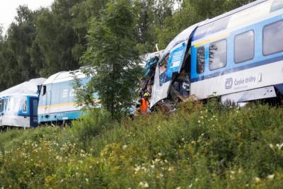 Масштабная катастрофа в Чехии: в результате столкновения поездов погибли люди