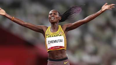 Бегунья из Уганды Перут Чемутай выиграла олимпийское золото в стипль-чезе