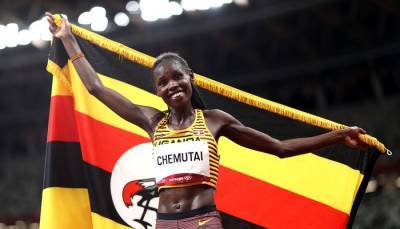 Перут Чемутай из Уганды стала олимпийской чемпионкой в беге с препятствиями