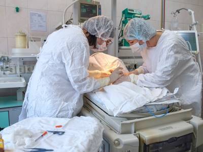 Челябинские врачи спасли зрение недоношенному малышу