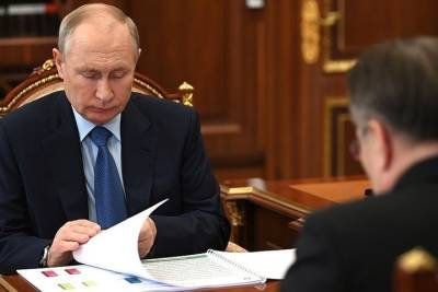 Путин с глазу на глаз обсудил оружейный комплекс с главой Росатома